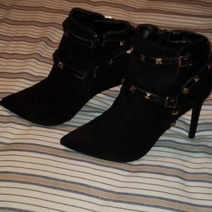 Rouge Rise up ankle boots